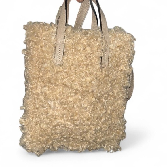 Kassiopea Ultima Crossbody Bag - Picture 3 of 6